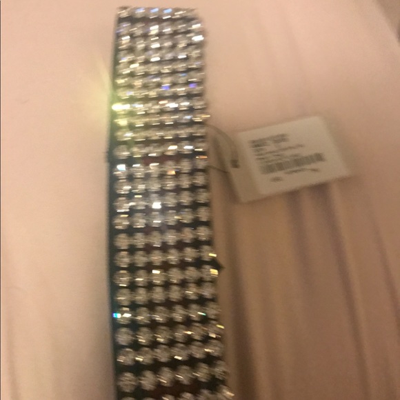 COPY - Gucci
Crystal Embellished Web Headband - Picture 6 of 6